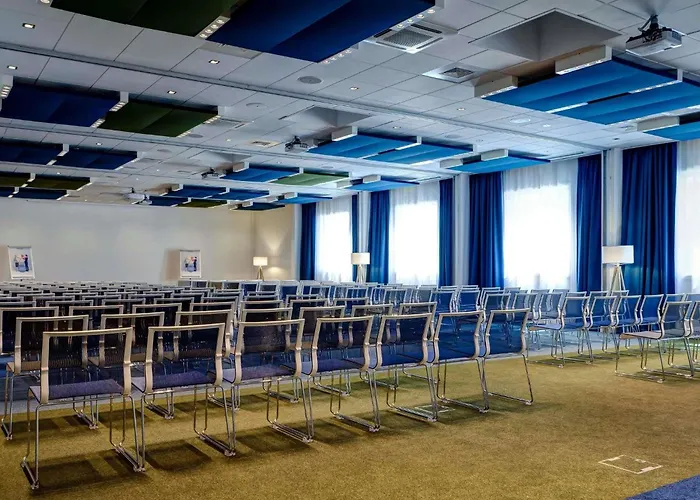 Novotel Lyon Gerland Musee Des Confluences